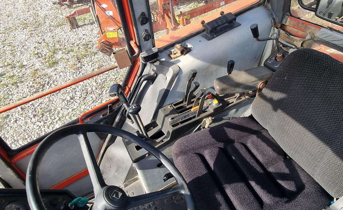 Farm tractor Valmet 505: picture 8