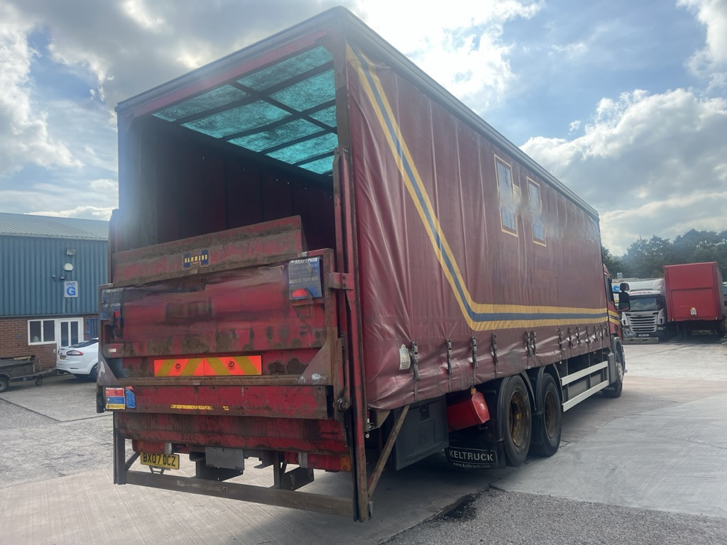 Scania P270 6x2 Curtain side. - Curtainsider truck: picture 3 Scania P270 6x2 Curtain side. - Curtainsider truck: picture 3
