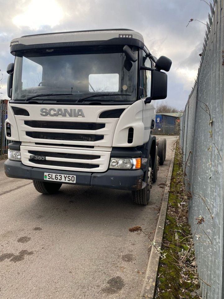 Scania P360 8x4 Chassis Cab - Cab chassis truck: picture 2 Scania P360 8x4 Chassis Cab - Cab chassis truck: picture 2