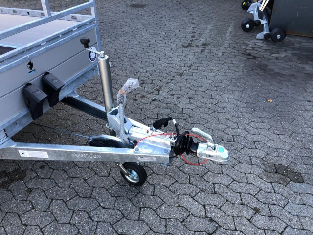 Hapert Azure L-2 Tieflader 3030 x 1490 x 370 mm, ZG 2,0 to. - Car trailer: picture 3 Hapert Azure L-2 Tieflader 3030 x 1490 x 370 mm, ZG 2,0 to. - Car trailer: picture 3