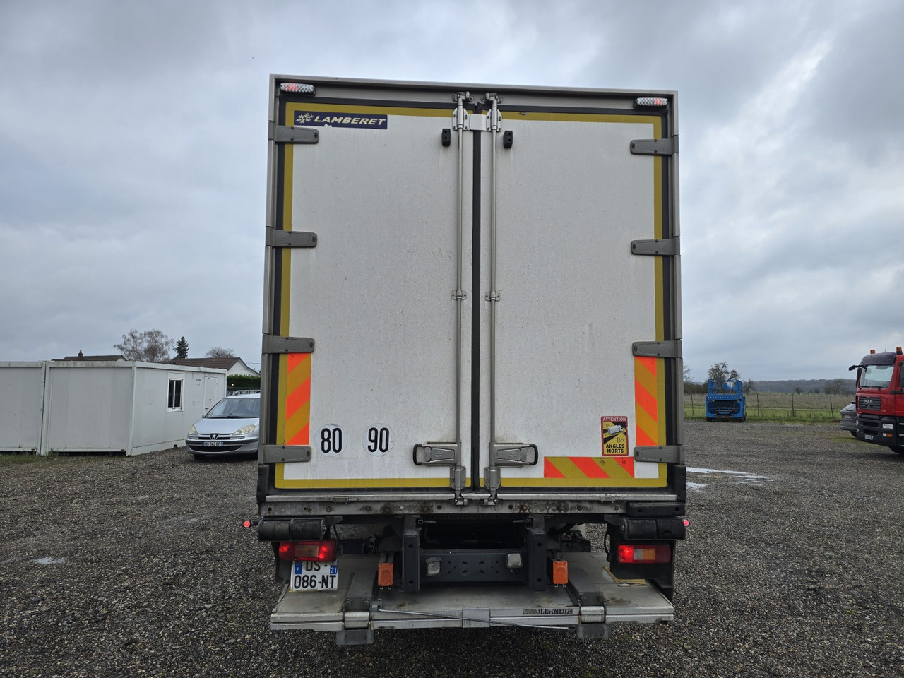 VOLVO FM 370 - ThermoKing - meat Rail - Refrigerator truck: picture 5 VOLVO FM 370 - ThermoKing - meat Rail - Refrigerator truck: picture 5