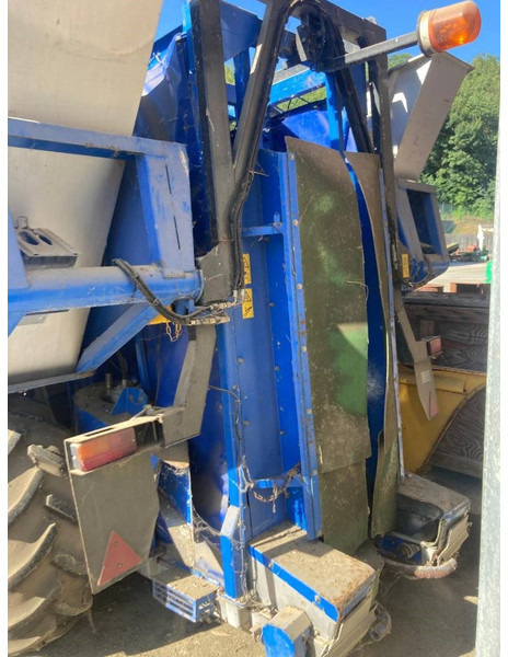 BRAUD TB15 - Grape harvesting machine: picture 3 BRAUD TB15 - Grape harvesting machine: picture 3