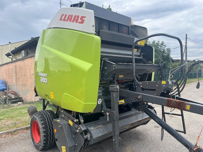 Claas Variant 380 - Round baler: picture 1 Claas Variant 380 - Round baler: picture 1