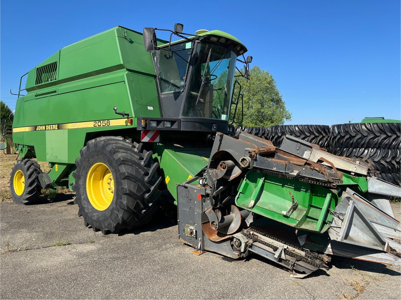 John Deere 2058 - Combine harvester: picture 3 John Deere 2058 - Combine harvester: picture 3