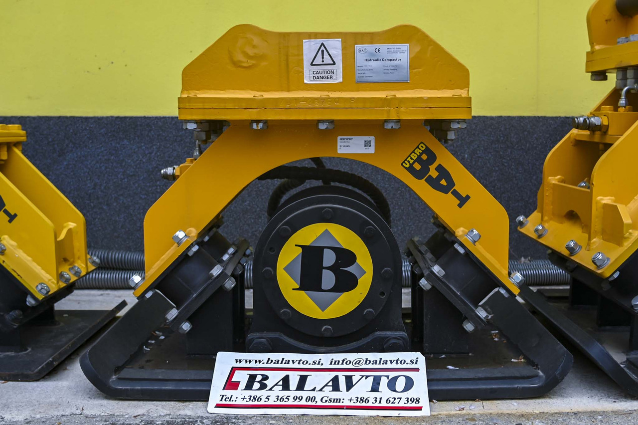 Plate compactor VIBROBAT 04 - Attachment for Excavator: picture 1 Plate compactor VIBROBAT 04 - Attachment for Excavator: picture 1