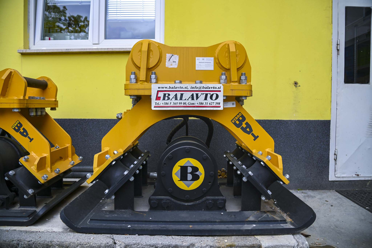 Plate compactor VIBROBAT 08 - Attachment for Excavator: picture 1 Plate compactor VIBROBAT 08 - Attachment for Excavator: picture 1