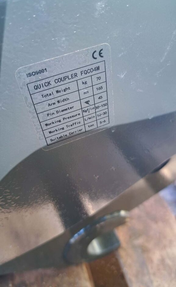 BQC 04M mini - Quick coupler for Mini excavator: picture 5 BQC 04M mini - Quick coupler for Mini excavator: picture 5