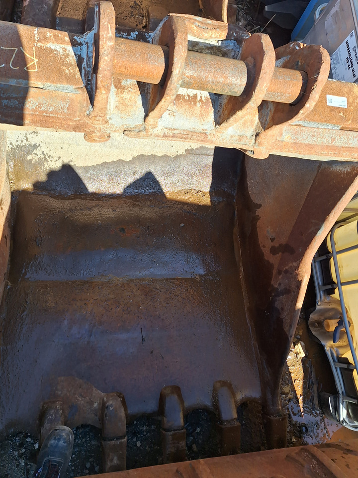 Digging bucket 1300 mm Volvo S1 - Excavator bucket: picture 2 Digging bucket 1300 mm Volvo S1 - Excavator bucket: picture 2