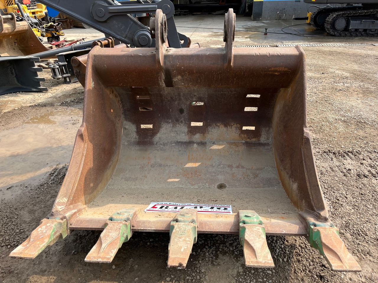 Digging bucket 1600 mm - Excavator bucket: picture 1 Digging bucket 1600 mm - Excavator bucket: picture 1