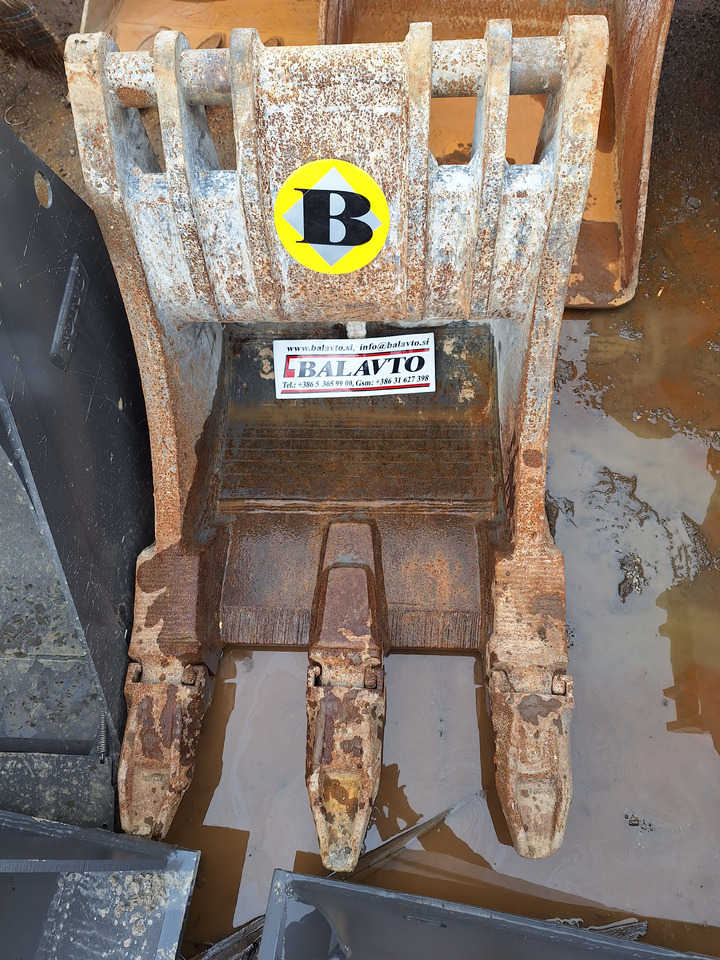 Digging bucket 850 mm - Excavator bucket: picture 1 Digging bucket 850 mm - Excavator bucket: picture 1