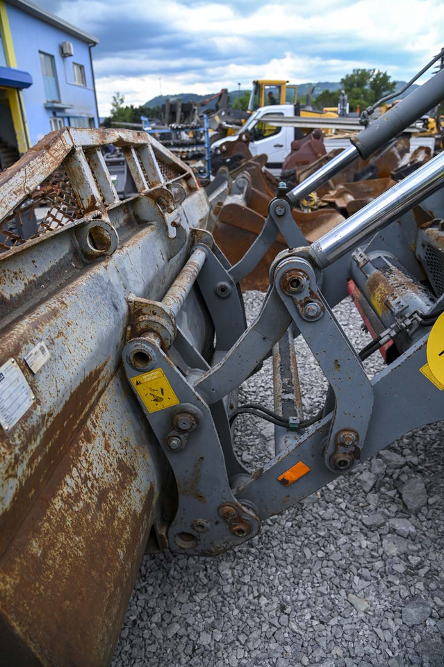 Backhoe loader Lännen 8600E: picture 15