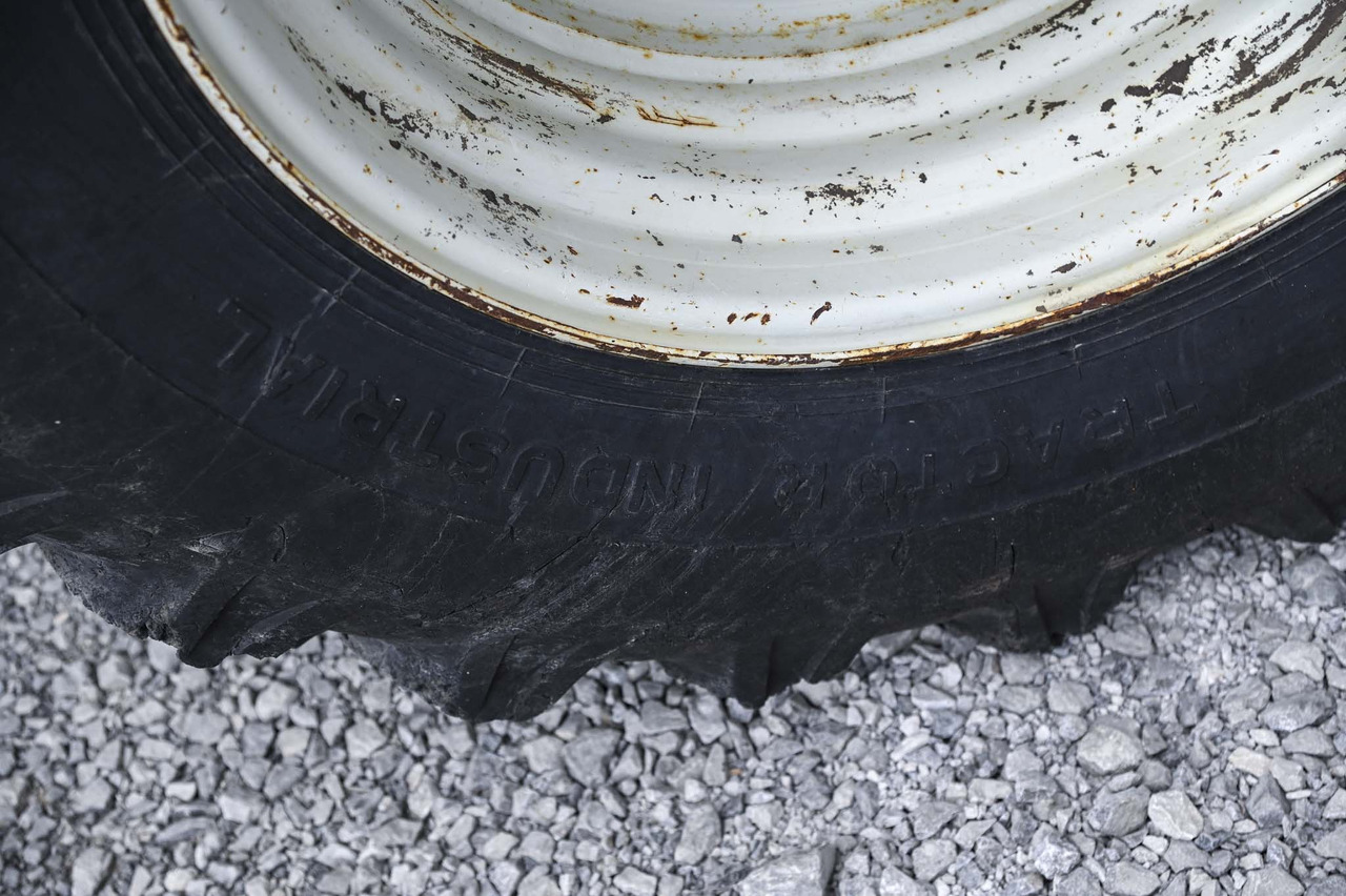 Backhoe loader Lännen 8600E: picture 27