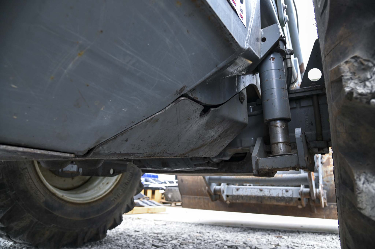 Backhoe loader Lännen 8600E: picture 36