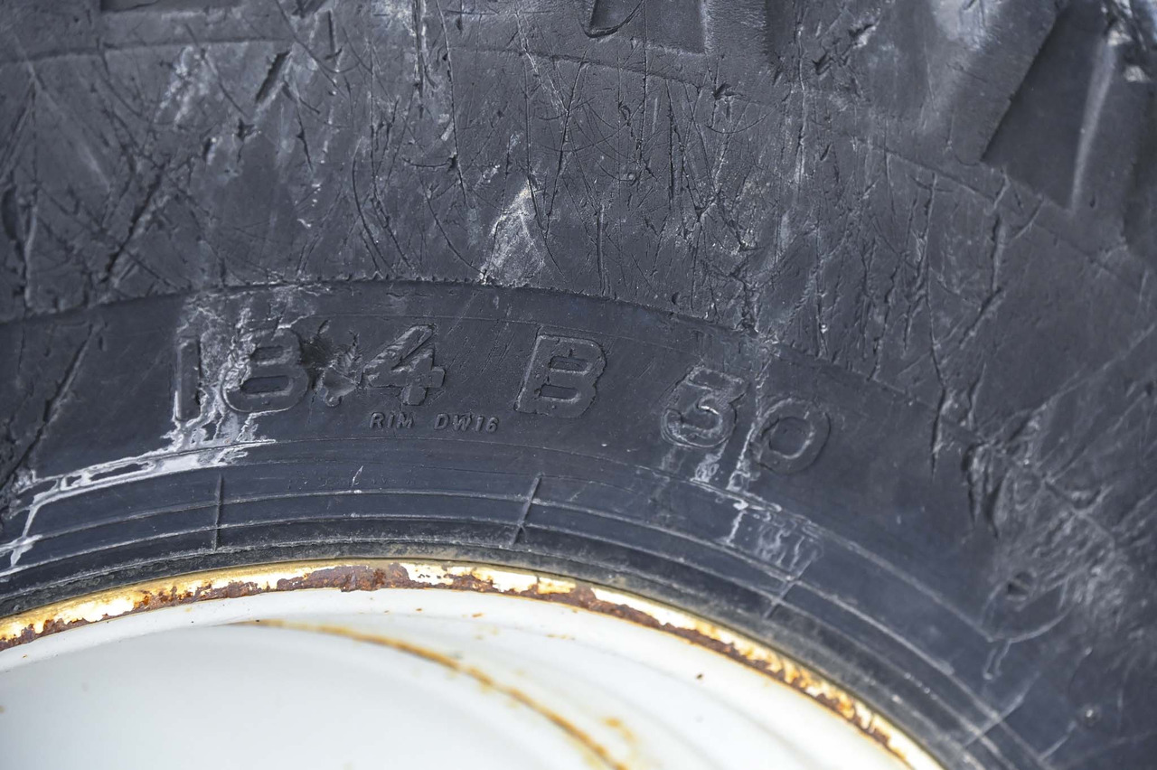 Backhoe loader Lännen 8600E: picture 31