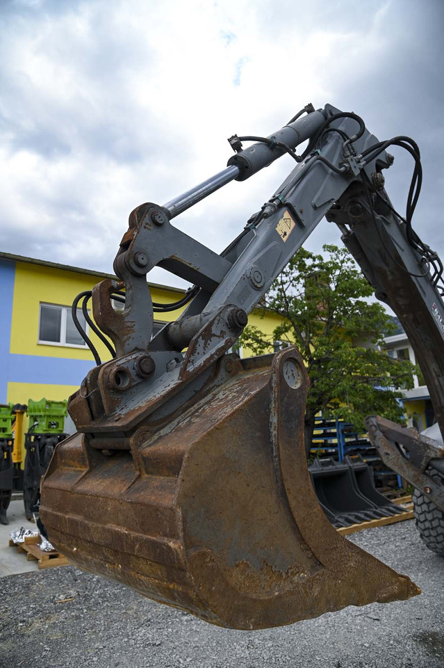 Backhoe loader Lännen 8600E: picture 44