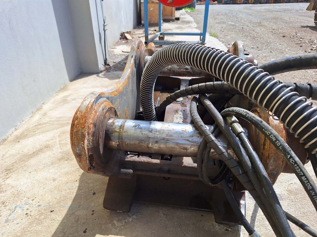 Leasing of OilQuick quick coupler OilQuick quick coupler: picture 6 Leasing of OilQuick quick coupler OilQuick quick coupler: picture 6