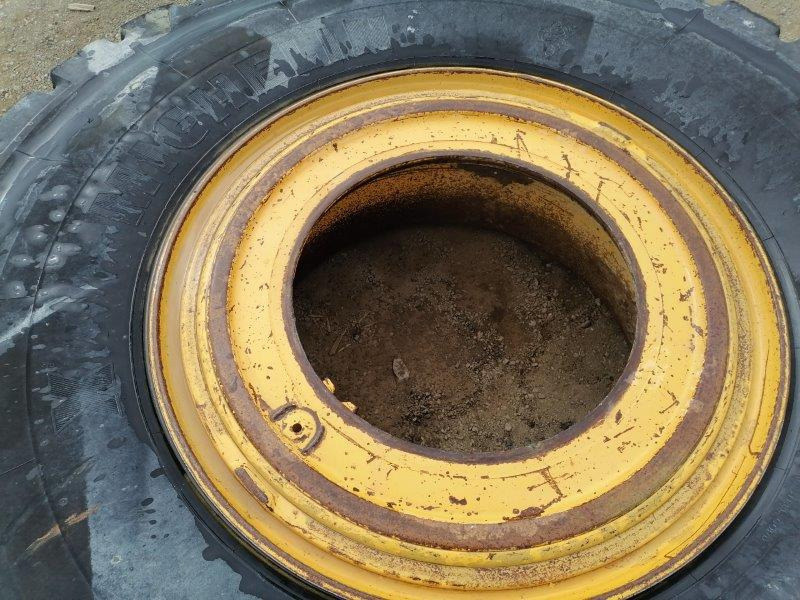 Tires with rims Euclid R36 haul - Spare parts for Rigid dumper/ Rock truck: picture 1 Tires with rims Euclid R36 haul - Spare parts for Rigid dumper/ Rock truck: picture 1