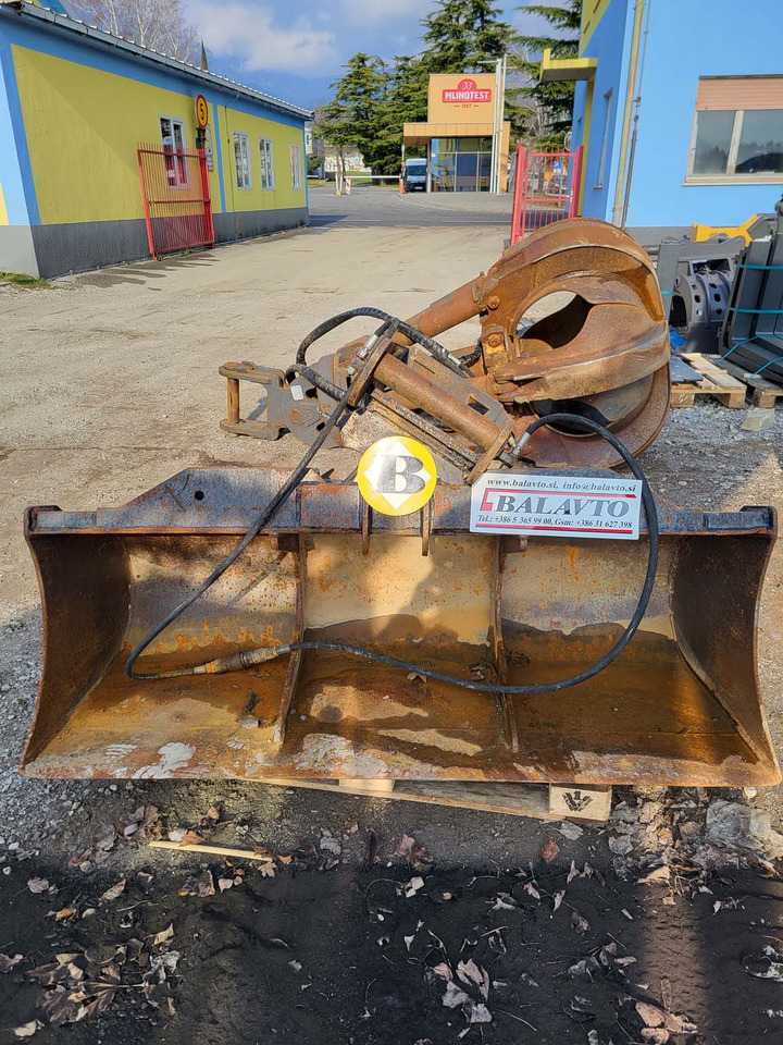 Tilting slope bucket 1800 mm - Excavator bucket: picture 1 Tilting slope bucket 1800 mm - Excavator bucket: picture 1