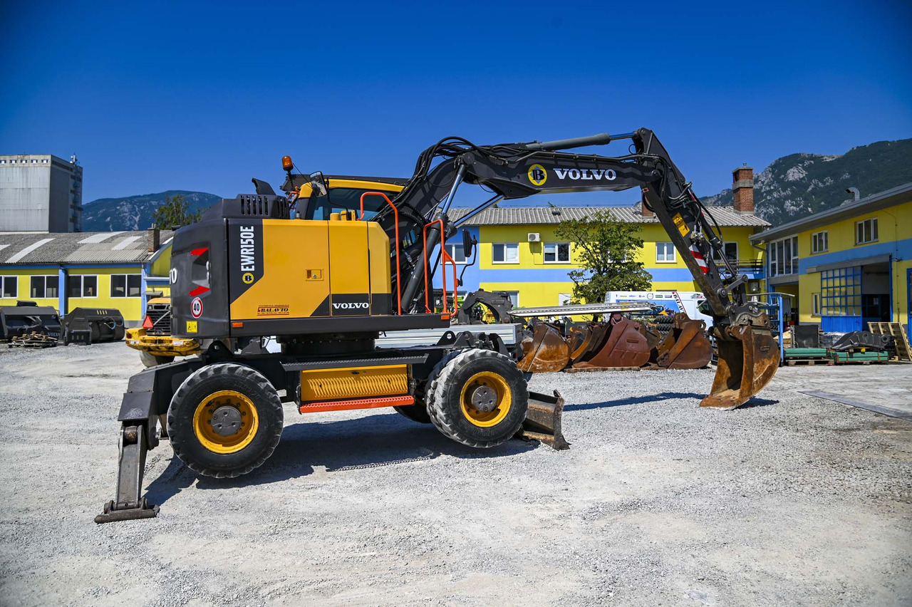 Wheel excavator VOLVO EWR150E: picture 8
