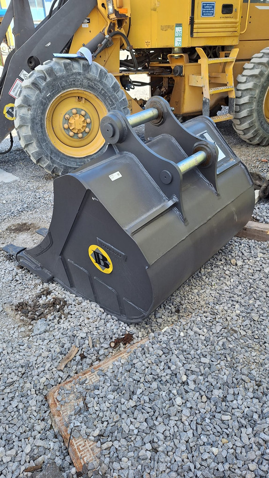Volvo digging bucket 1200 mm UNI65 - Excavator bucket for Excavator: picture 3 Volvo digging bucket 1200 mm UNI65 - Excavator bucket for Excavator: picture 3