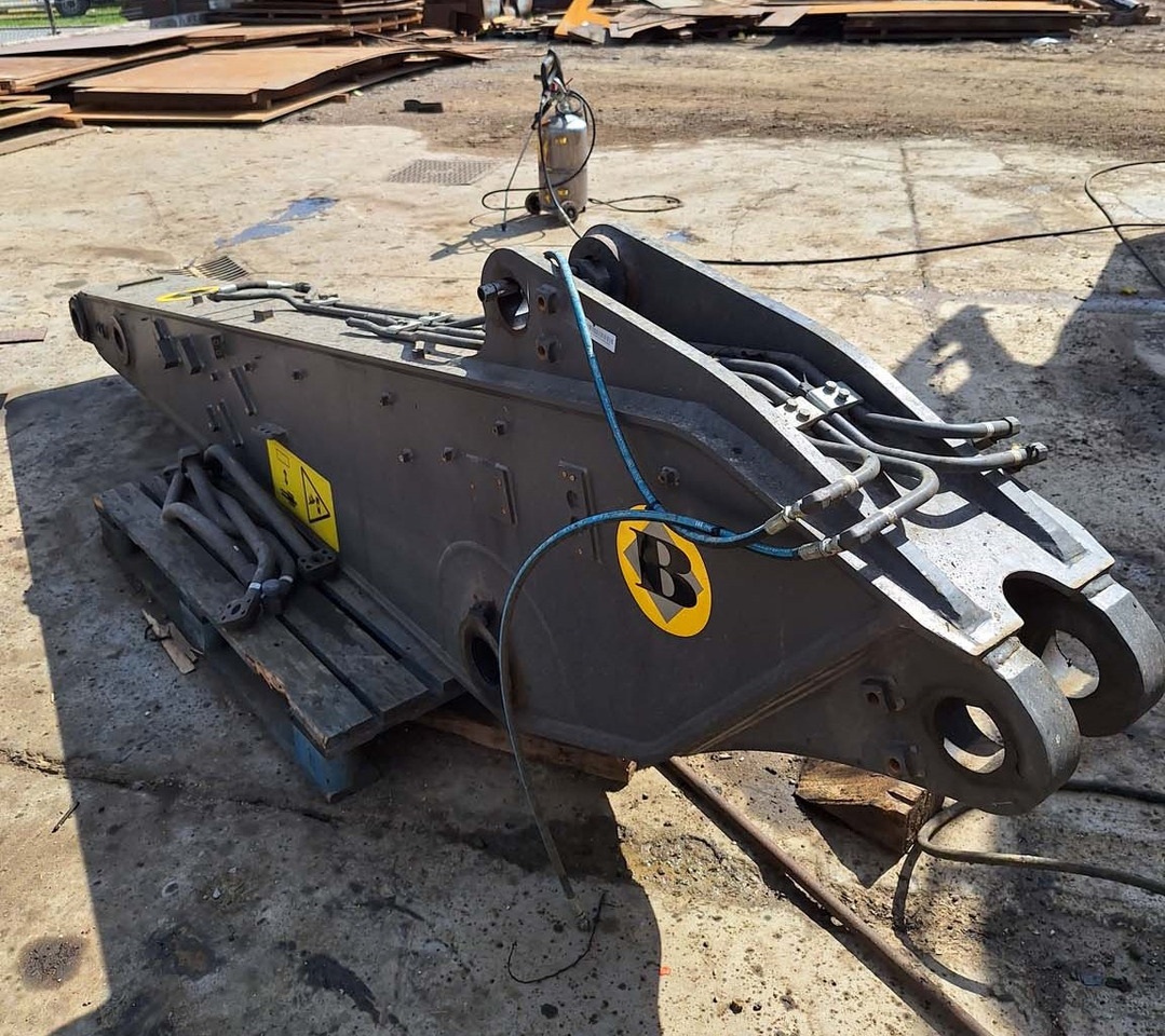 Volvo dipper arm 2500 mm Volvo EC220ENL - Boom for Excavator: picture 2 Volvo dipper arm 2500 mm Volvo EC220ENL - Boom for Excavator: picture 2