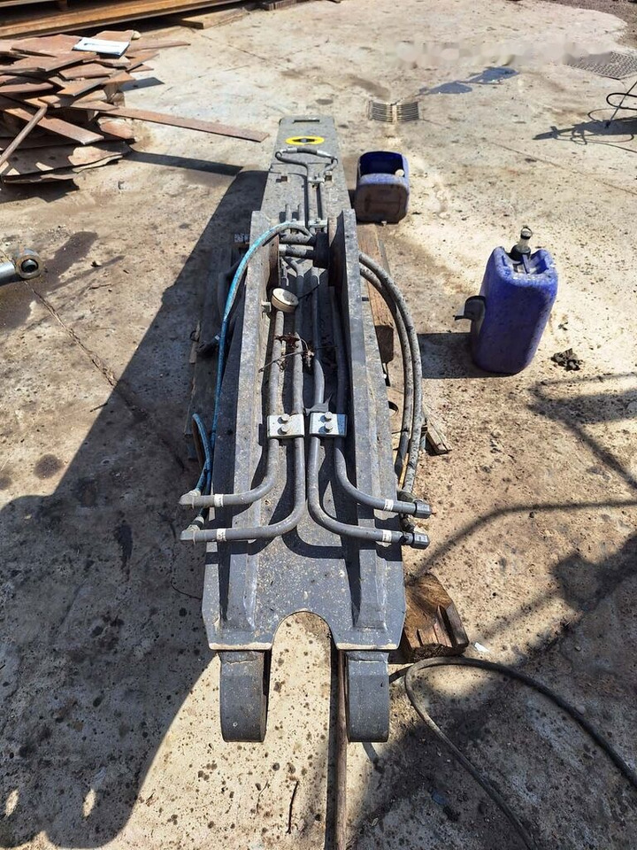 Volvo dipper arm 2500 mm Volvo EC220ENL - Boom for Excavator: picture 2 Volvo dipper arm 2500 mm Volvo EC220ENL - Boom for Excavator: picture 2