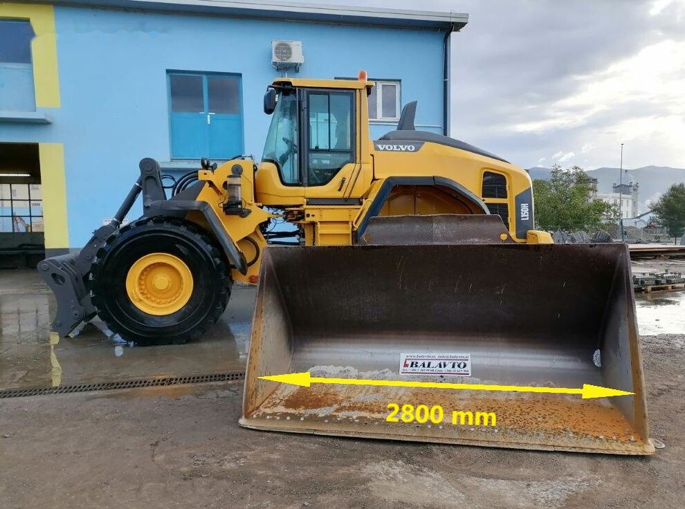 Volvo loader bucket 2800 mm - Loader bucket: picture 2 Volvo loader bucket 2800 mm - Loader bucket: picture 2