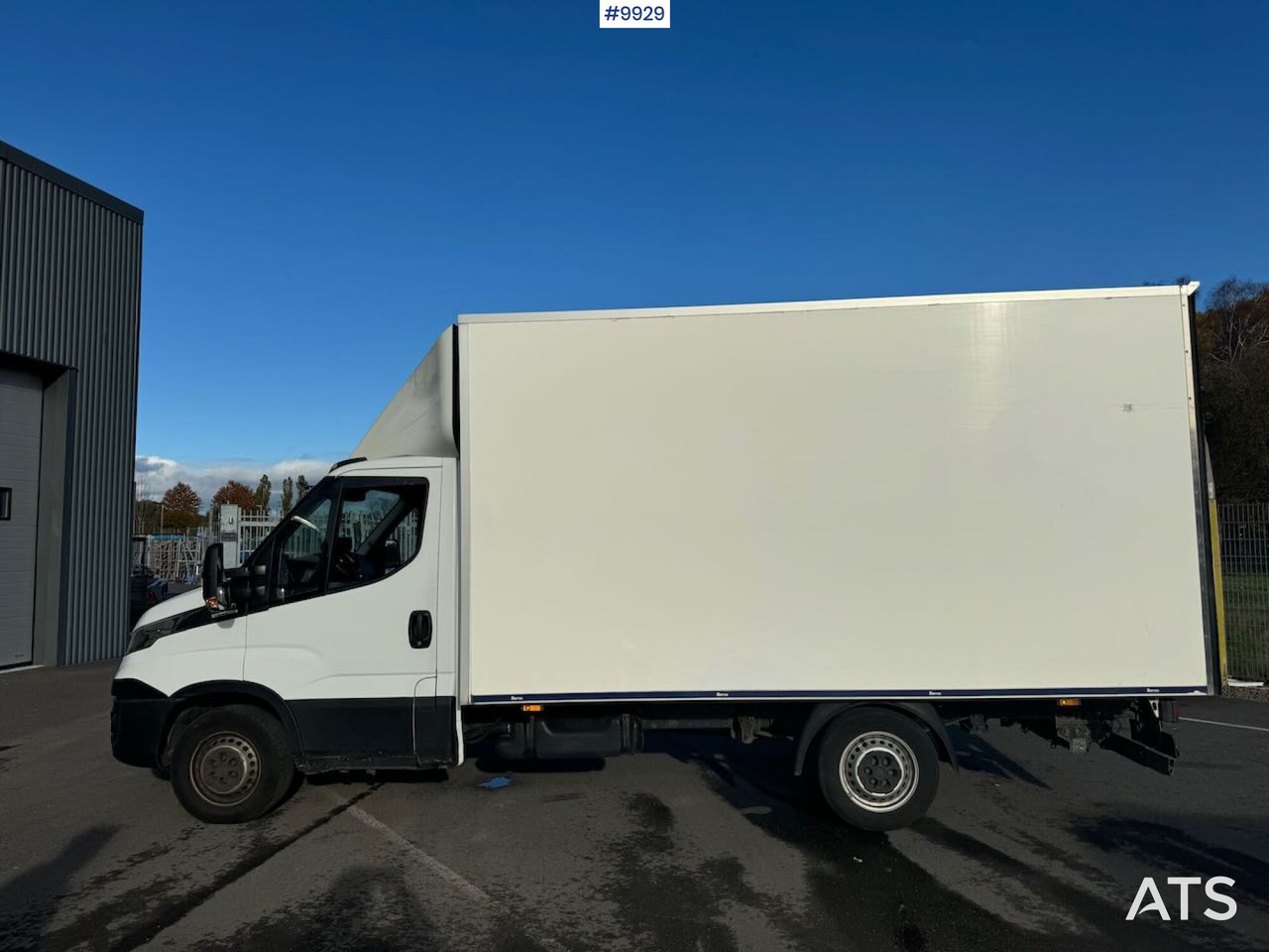 Box Truck Iveco Daily with Tail Lift - Box van: picture 2 Box Truck Iveco Daily with Tail Lift - Box van: picture 2
