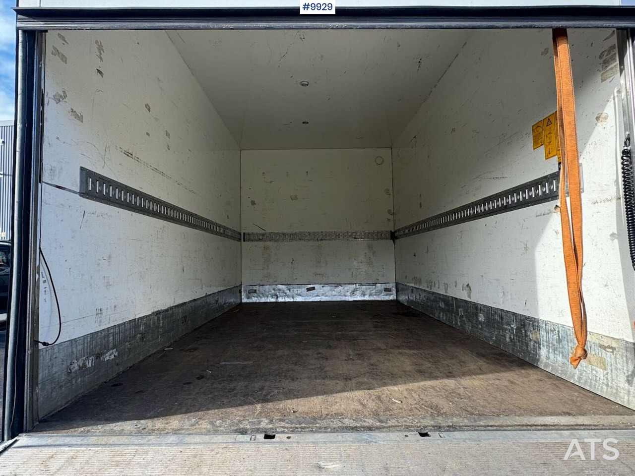 Box Truck Iveco Daily with Tail Lift - Box van: picture 5 Box Truck Iveco Daily with Tail Lift - Box van: picture 5