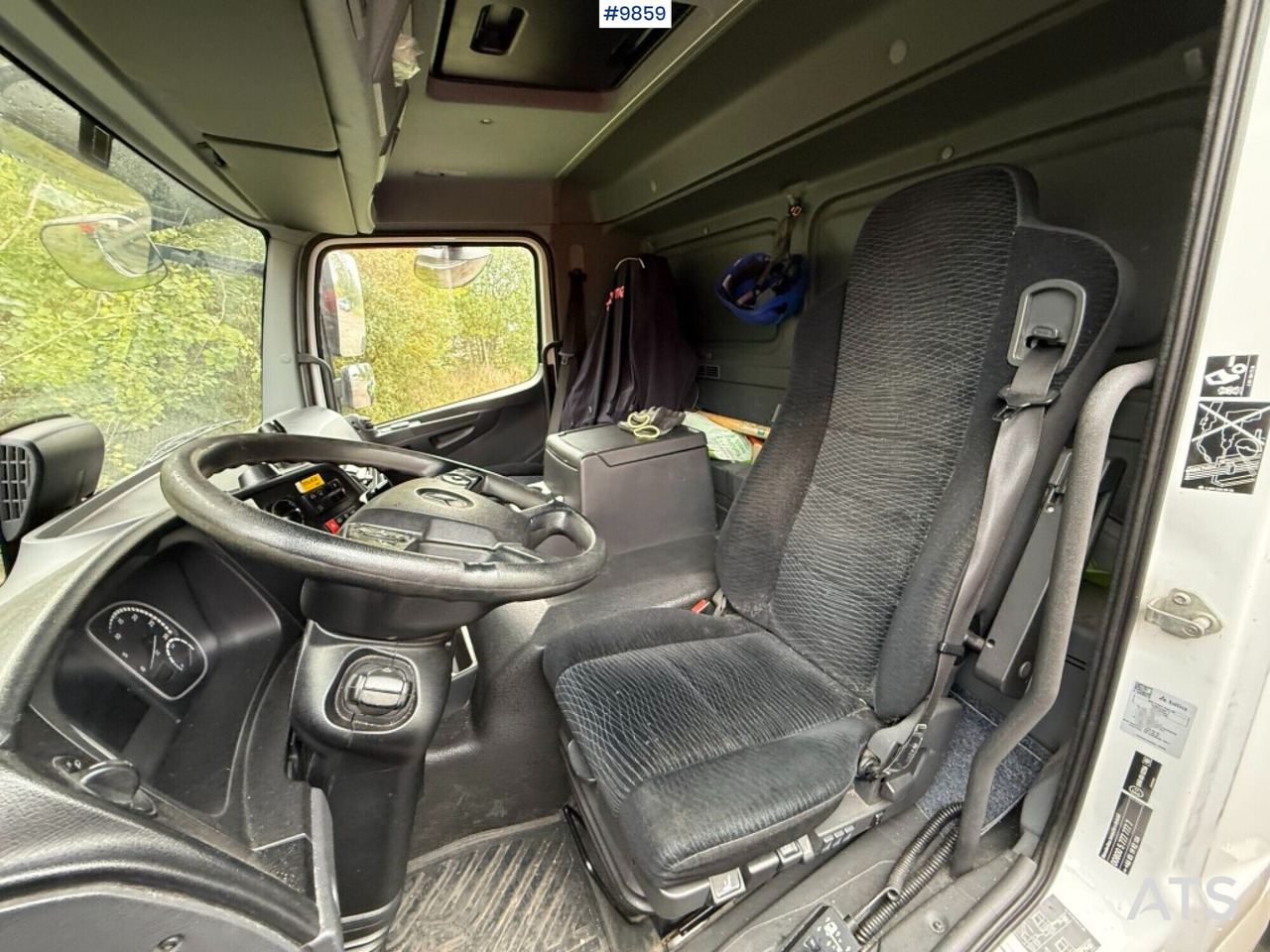 Leasing of  Box Truck Mercedes Benz Atego 1524 with openable side Box Truck Mercedes Benz Atego 1524 with openable side: picture 6 Leasing of  Box Truck Mercedes Benz Atego 1524 with openable side Box Truck Mercedes Benz Atego 1524 with openable side: picture 6