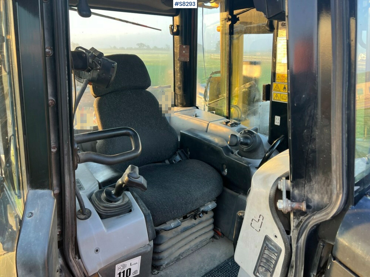 CAT CRAWLER DOZER D6N LGP with Icon gps80 Leica digging system (SEE VIDEO) - Bulldozer: picture 4 CAT CRAWLER DOZER D6N LGP with Icon gps80 Leica digging system (SEE VIDEO) - Bulldozer: picture 4