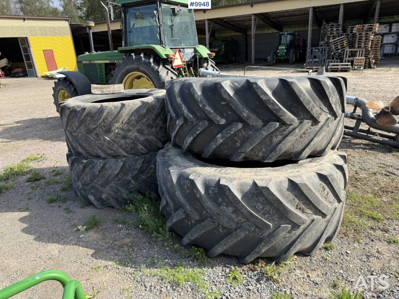 Däck till traktor Michelin fram och bak - Tire for Farm tractor: picture 1 Däck till traktor Michelin fram och bak - Tire for Farm tractor: picture 1