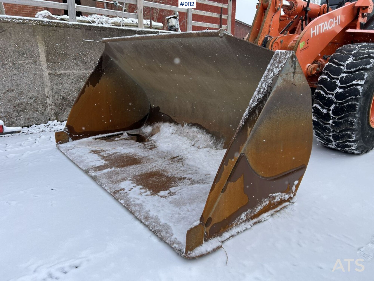 Hitachi ZW 330-5B Wheel loader with bucket (VIDEO) - Wheel loader: picture 5 Hitachi ZW 330-5B Wheel loader with bucket (VIDEO) - Wheel loader: picture 5