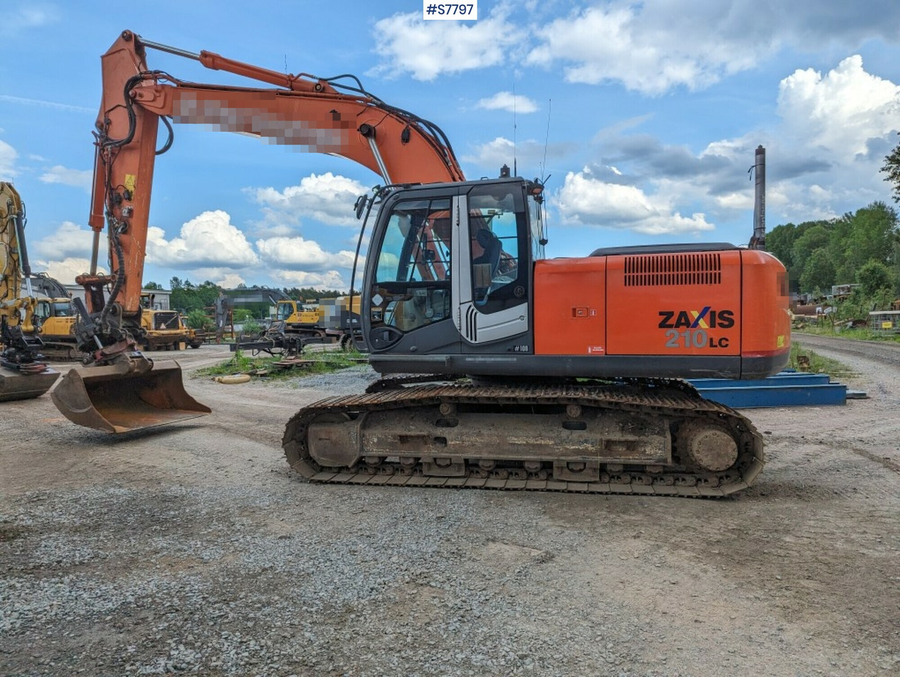 Hitachi ZX210LC-3 Excavator (SEE VIDEO) - Crawler excavator: picture 1 Hitachi ZX210LC-3 Excavator (SEE VIDEO) - Crawler excavator: picture 1