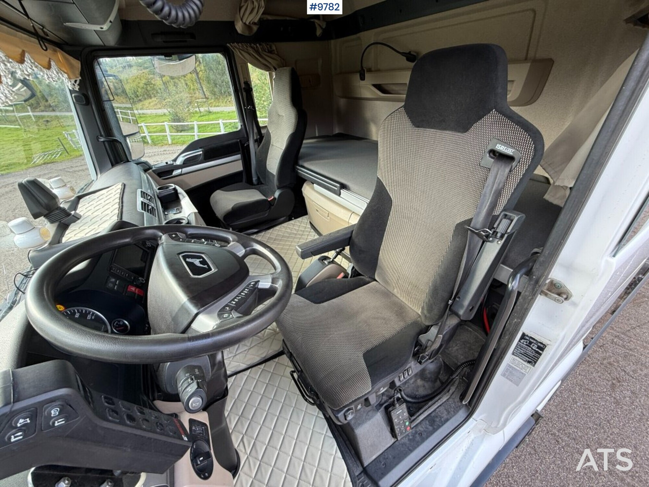 Hooklift Truck MAN TGX 26.500 6X2 - Hook lift truck: picture 5 Hooklift Truck MAN TGX 26.500 6X2 - Hook lift truck: picture 5