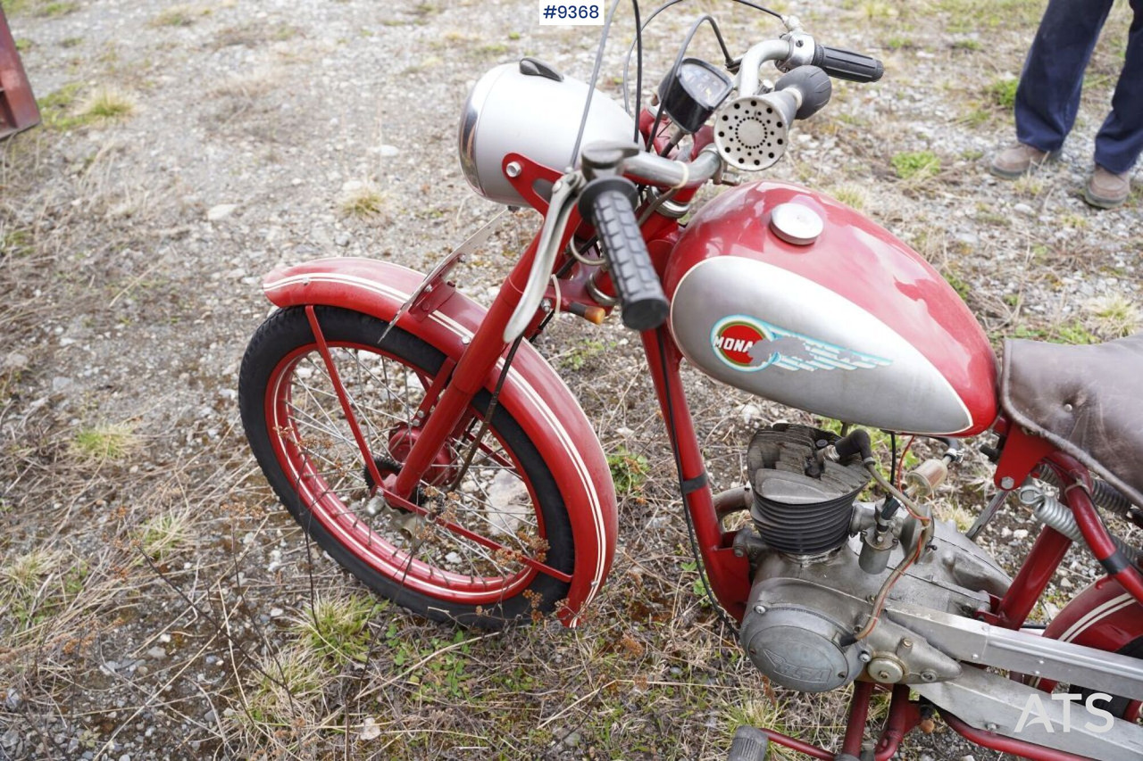 Monark Motorcycle 1952 - Motorcycle: picture 3 Monark Motorcycle 1952 - Motorcycle: picture 3