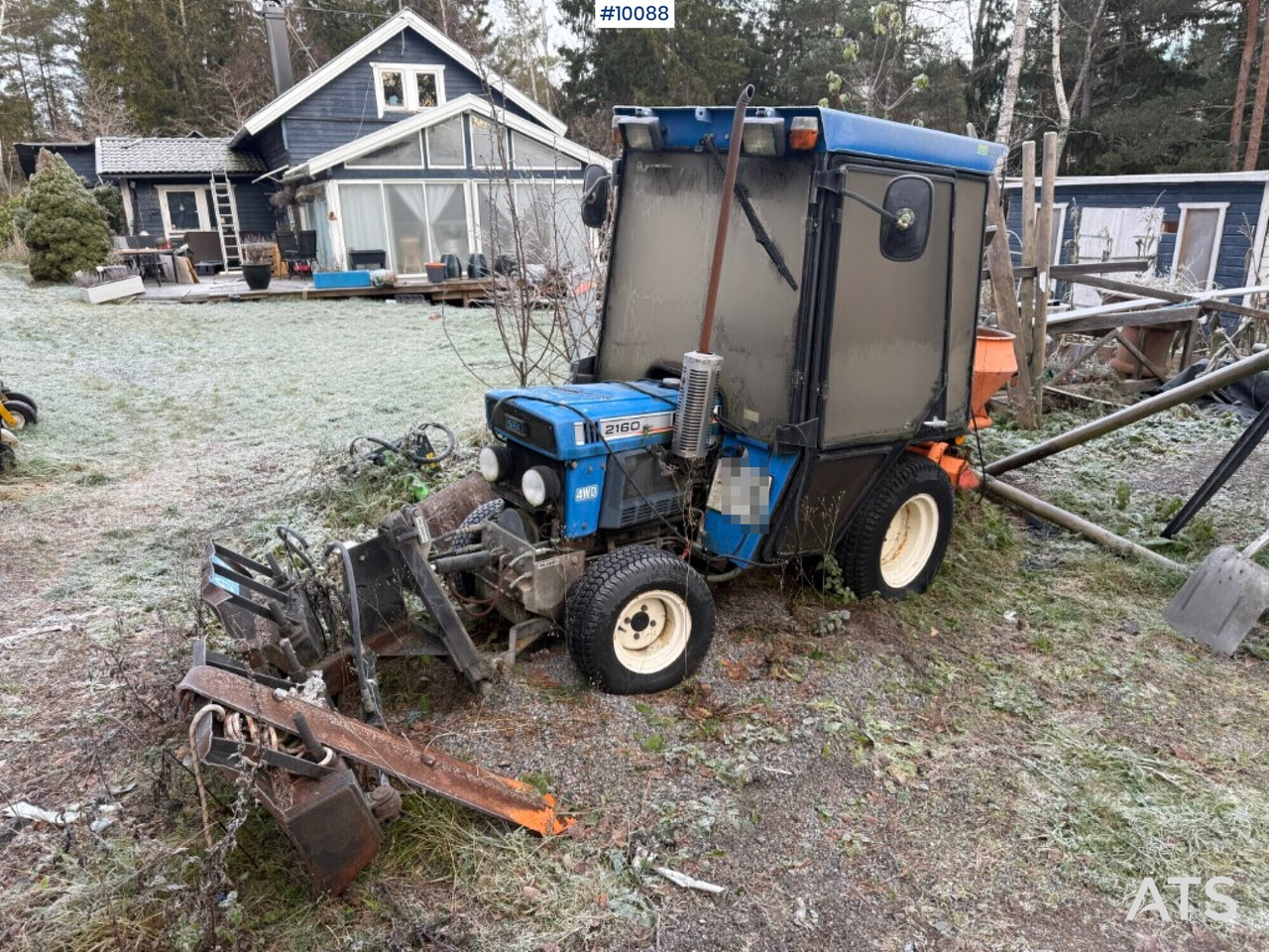 Parktraktor Iseki TX 2160 F-HST med vikplog och sandspridare (Rep.objekt) - Farm tractor: picture 1 Parktraktor Iseki TX 2160 F-HST med vikplog och sandspridare (Rep.objekt) - Farm tractor: picture 1
