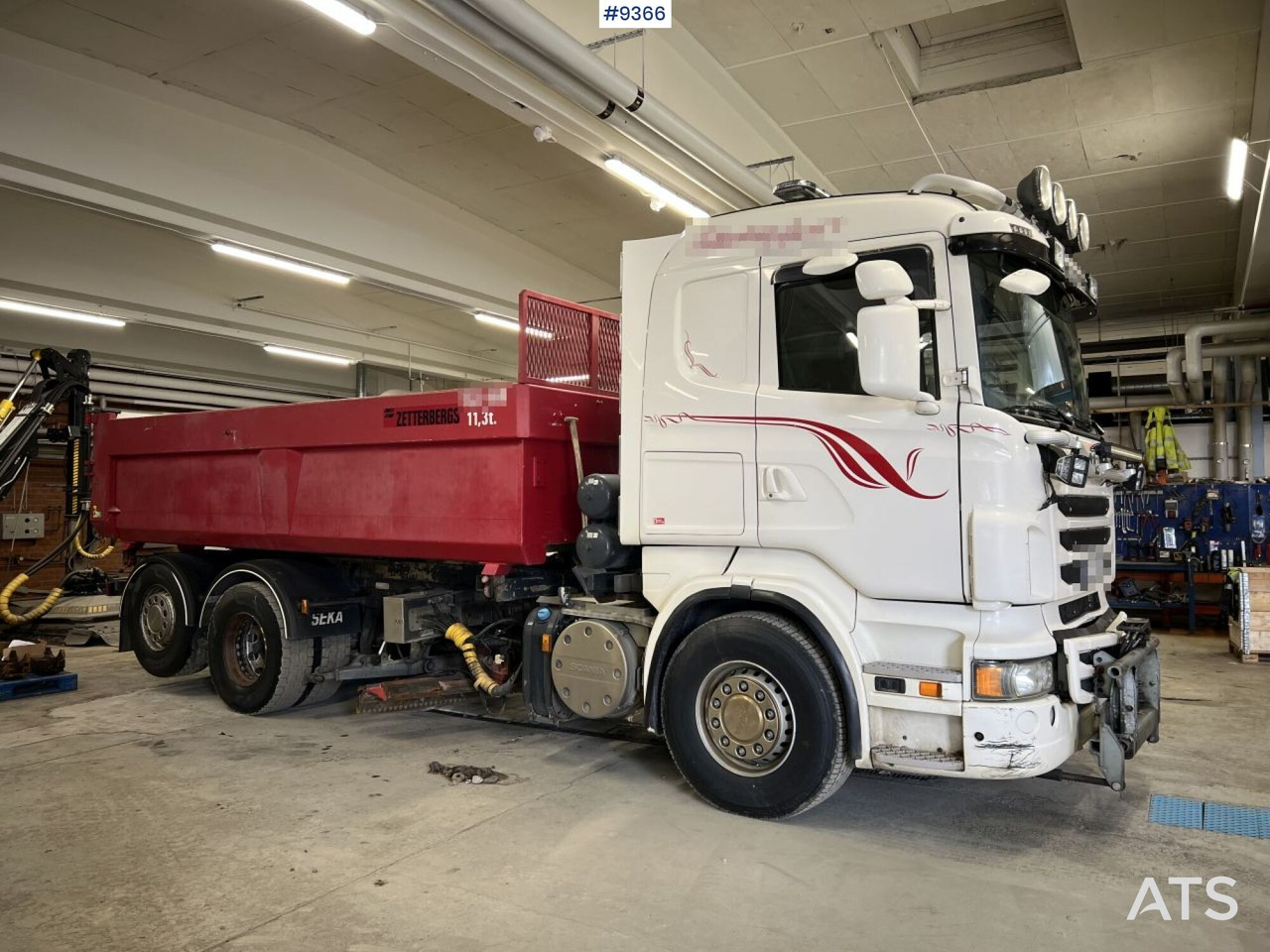 Scania R560 with laxo lock and plow equipment - Tipper: picture 2 Scania R560 with laxo lock and plow equipment - Tipper: picture 2