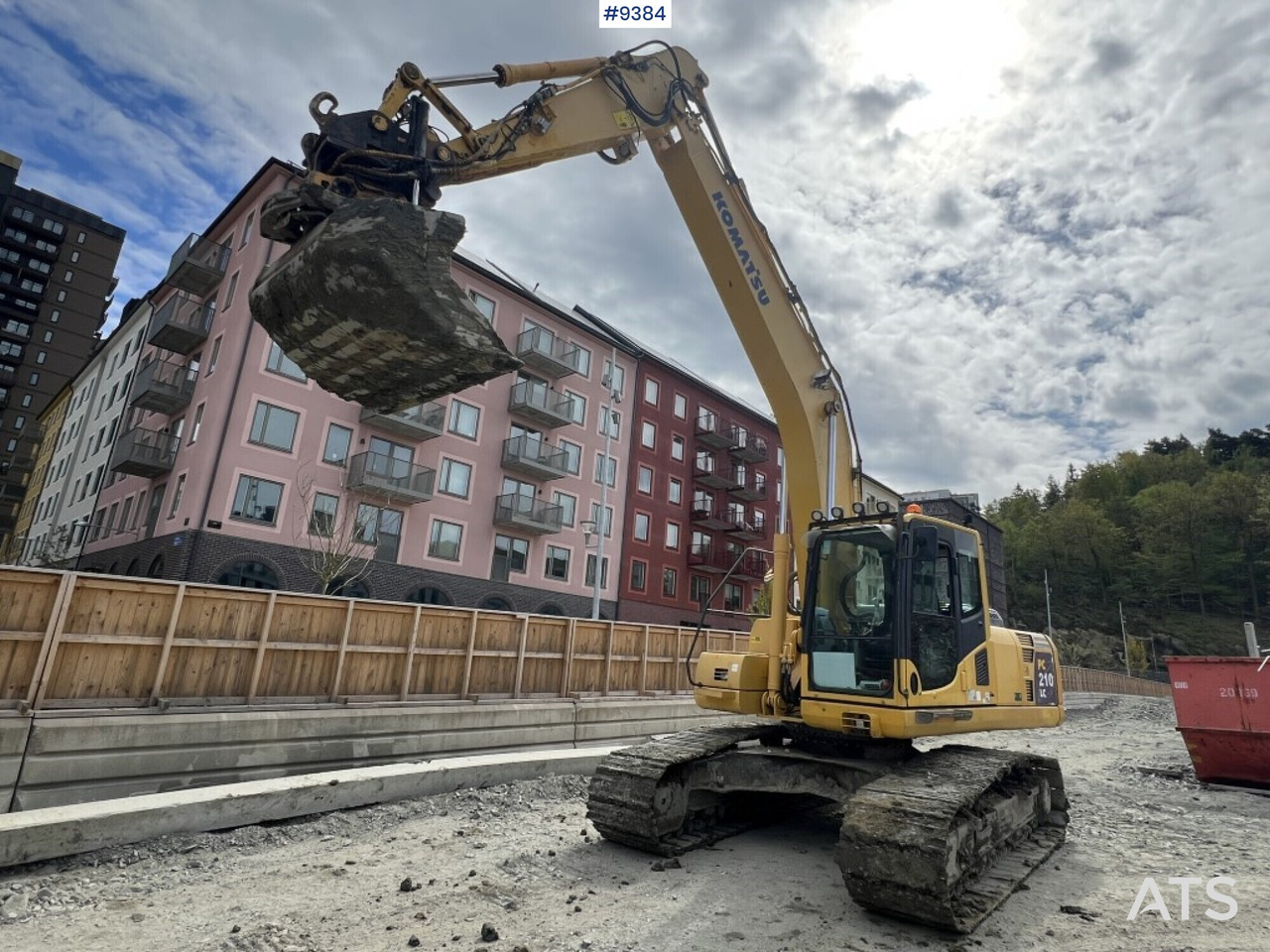 Tracked excavator Komatsu PC210LC (VIDEO) - Crawler excavator: picture 1 Tracked excavator Komatsu PC210LC (VIDEO) - Crawler excavator: picture 1