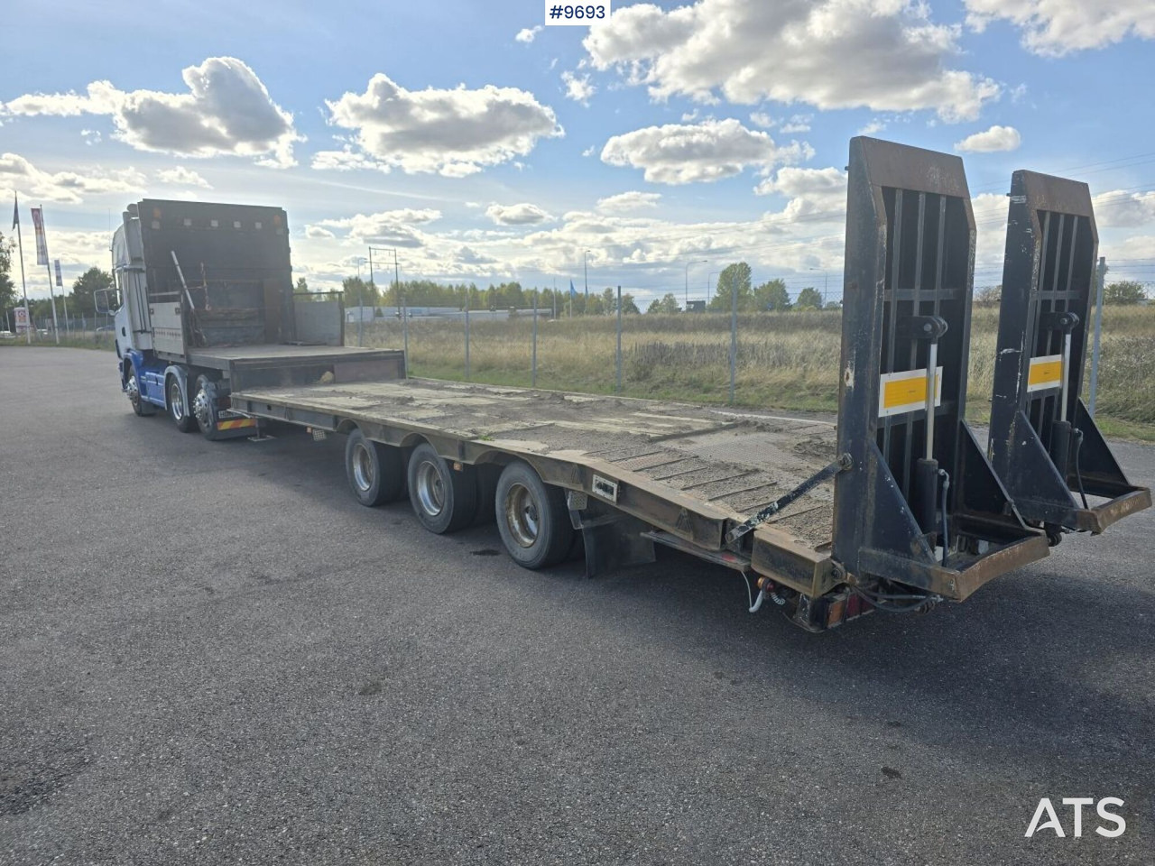 Scania dragbil med maskintrailer - Tractor unit, Autotransporter semi-trailer: picture 4 Scania dragbil med maskintrailer - Tractor unit, Autotransporter semi-trailer: picture 4