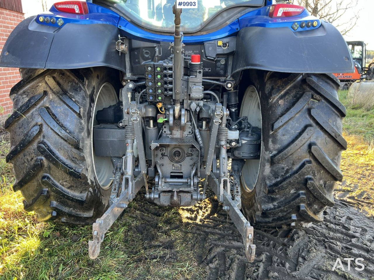 Valtra Versu N134 (VIDEO) - Farm tractor: picture 4 Valtra Versu N134 (VIDEO) - Farm tractor: picture 4