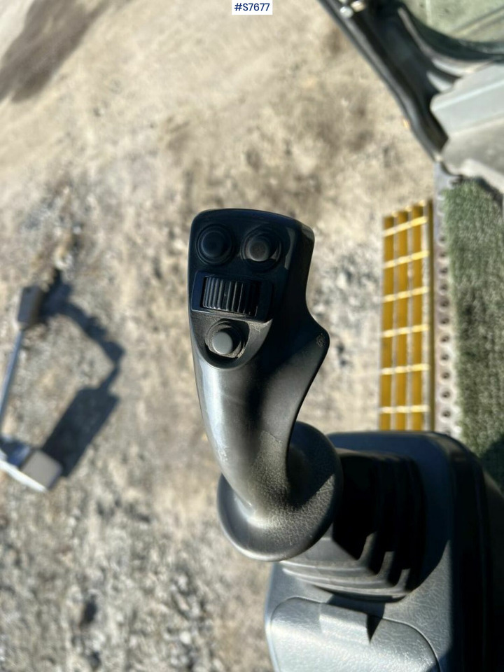 Excavator Volvo EC210 BLC Excavator with digging system: picture 15