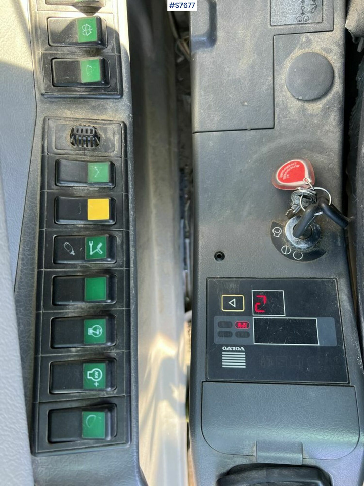 Excavator Volvo EC210 BLC Excavator with digging system: picture 18