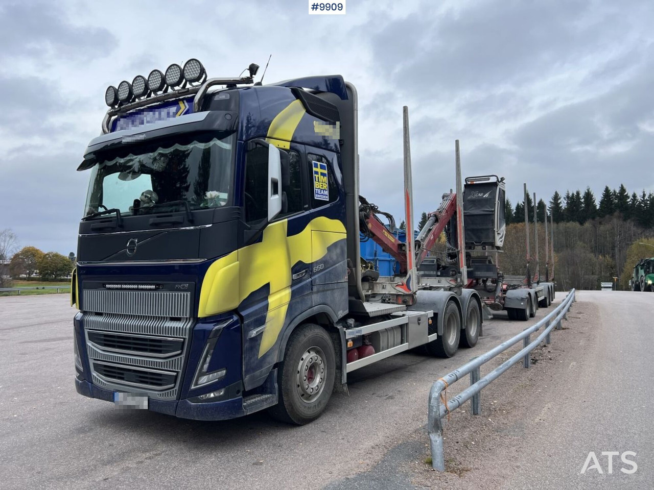 Volvo FH 64R Timber truck with crane and trailer - Timber truck, Crane truck: picture 1 Volvo FH 64R Timber truck with crane and trailer - Timber truck, Crane truck: picture 1