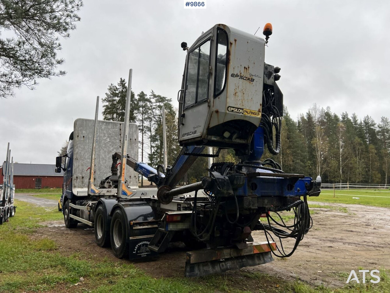 Volvo FH D13 Timber truck with Palfinger M110 crane - Timber truck: picture 5 Volvo FH D13 Timber truck with Palfinger M110 crane - Timber truck: picture 5