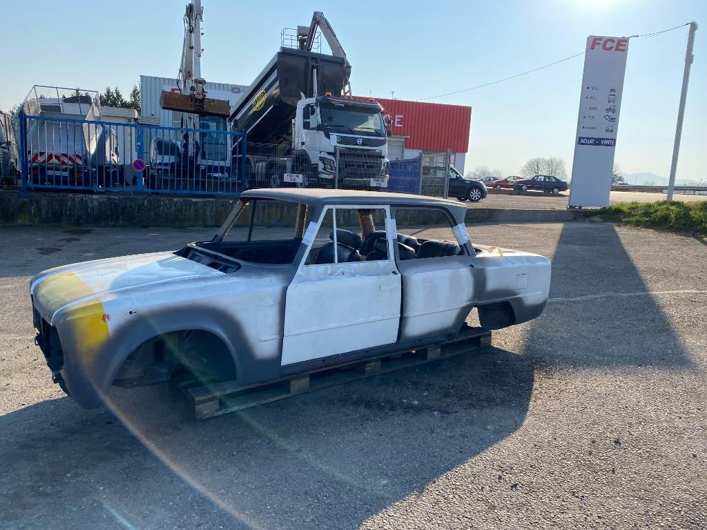 Alfa GUILIA 1300 SUPER NUOVA/Origine France/Oldtimer - Car: picture 1 Alfa GUILIA 1300 SUPER NUOVA/Origine France/Oldtimer - Car: picture 1