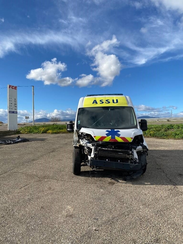 Fiat LES DAUPHINS/DUCATO TORINO 2.3M-Jet 160 endommagée - Ambulance: picture 2 Fiat LES DAUPHINS/DUCATO TORINO 2.3M-Jet 160 endommagée - Ambulance: picture 2