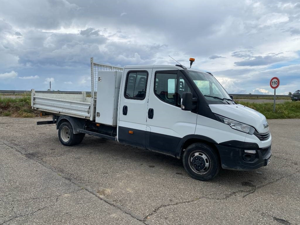 Iveco DAILY 35-140 C14 2.3D/140 / JPM VULCAIN endommagé - Tipper van, Combi van: picture 4 Iveco DAILY 35-140 C14 2.3D/140 / JPM VULCAIN endommagé - Tipper van, Combi van: picture 4