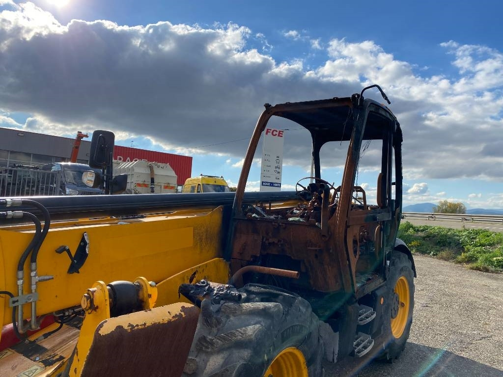 Telescopic handler JCB 540-140 -1er Main endommagé: picture 17 Telescopic handler JCB 540-140 -1er Main endommagé: picture 17