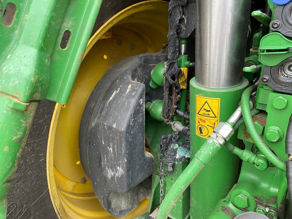 Farm tractor John Deere 6250 R / AutoPower endommagé: picture 42